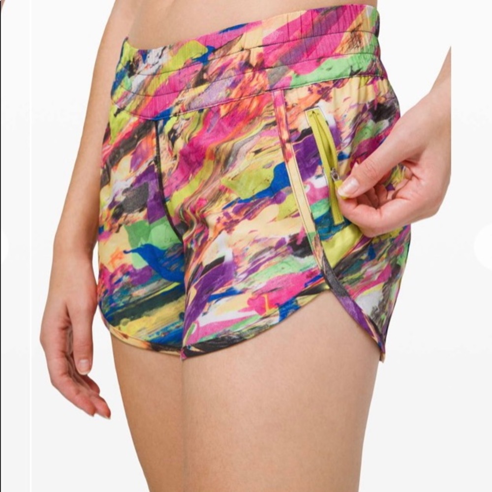 Lululemon Tracker Size 8